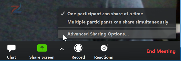 لقطة شاشة لمؤشر الماوس يحوم فوق خيارات المشاركة المتقدمة في تطبيق Zoom.